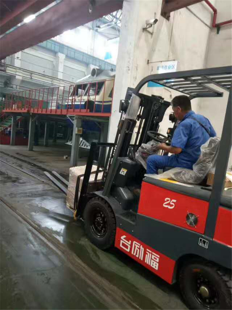 中國(guó)中車與飛機(jī)場(chǎng)使用客戶