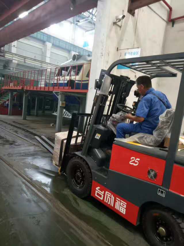 中國(guó)中車與飛機(jī)場(chǎng)使用客戶