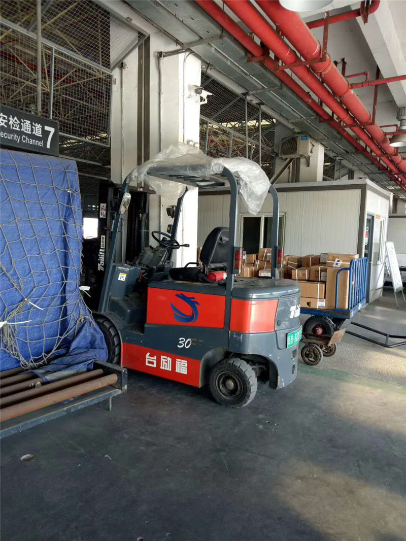 中國(guó)中車與飛機(jī)場(chǎng)使用客戶