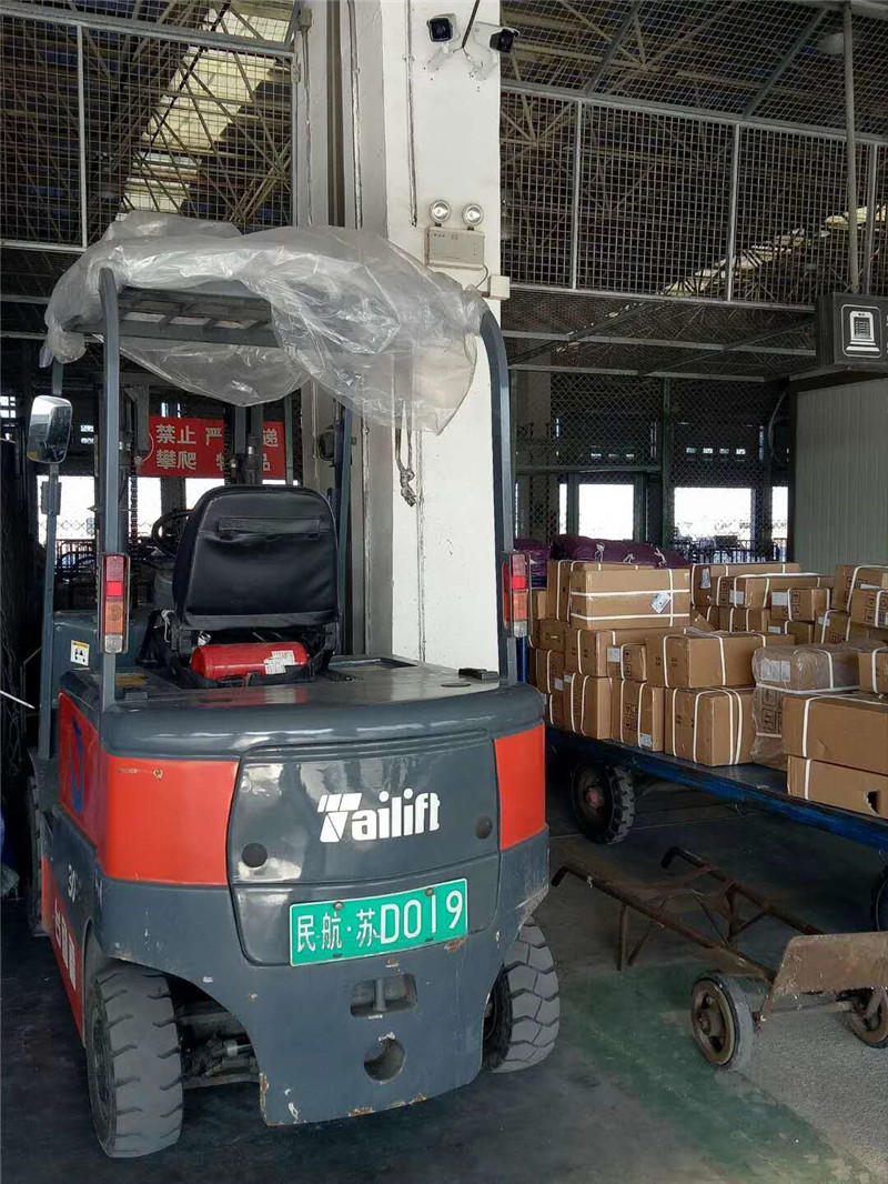 中國(guó)中車與飛機(jī)場(chǎng)使用客戶